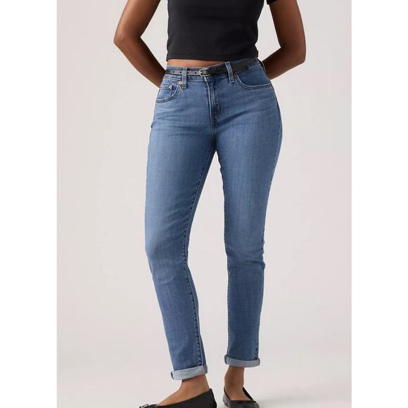 Levi's Boyfriend Mid Rise Women's Jeans in Size 29 Waist/27” inseam - Picture 1 of 9